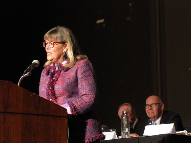 ISBA 2nd Vice President Paula H. Holderman accepts the 2011 Advocate for Diversity Award