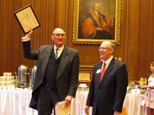 Supreme Court Clerk William Suter and ISBA President John Thies
