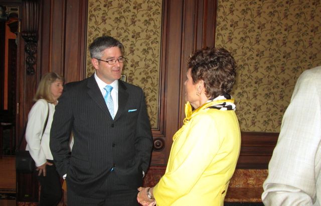 New admittee David Barker and Chief Justice Rita Garman 