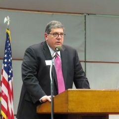 ISBA President Richard D. Felice delivers remarks to the class.